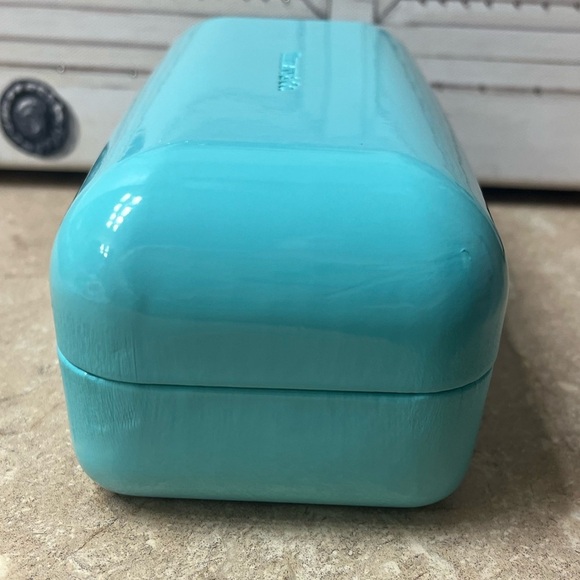Tiffany & Co. Large Hardshell Sunglasses Case - Picture 5 of 10